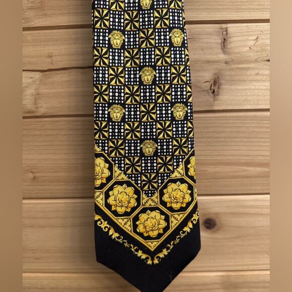 Vintage 90’s Gianni Versace Neiman Marcus Medusa Checker Silk Black Gold Tie - Picture 5 of 10